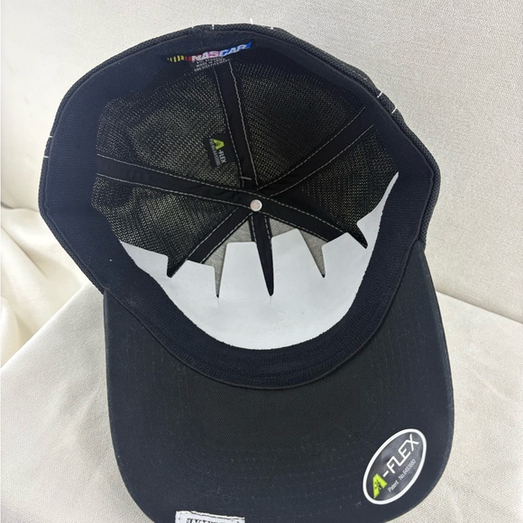 NASCAR Black Hat with grey Logo - Picture 3 of 3